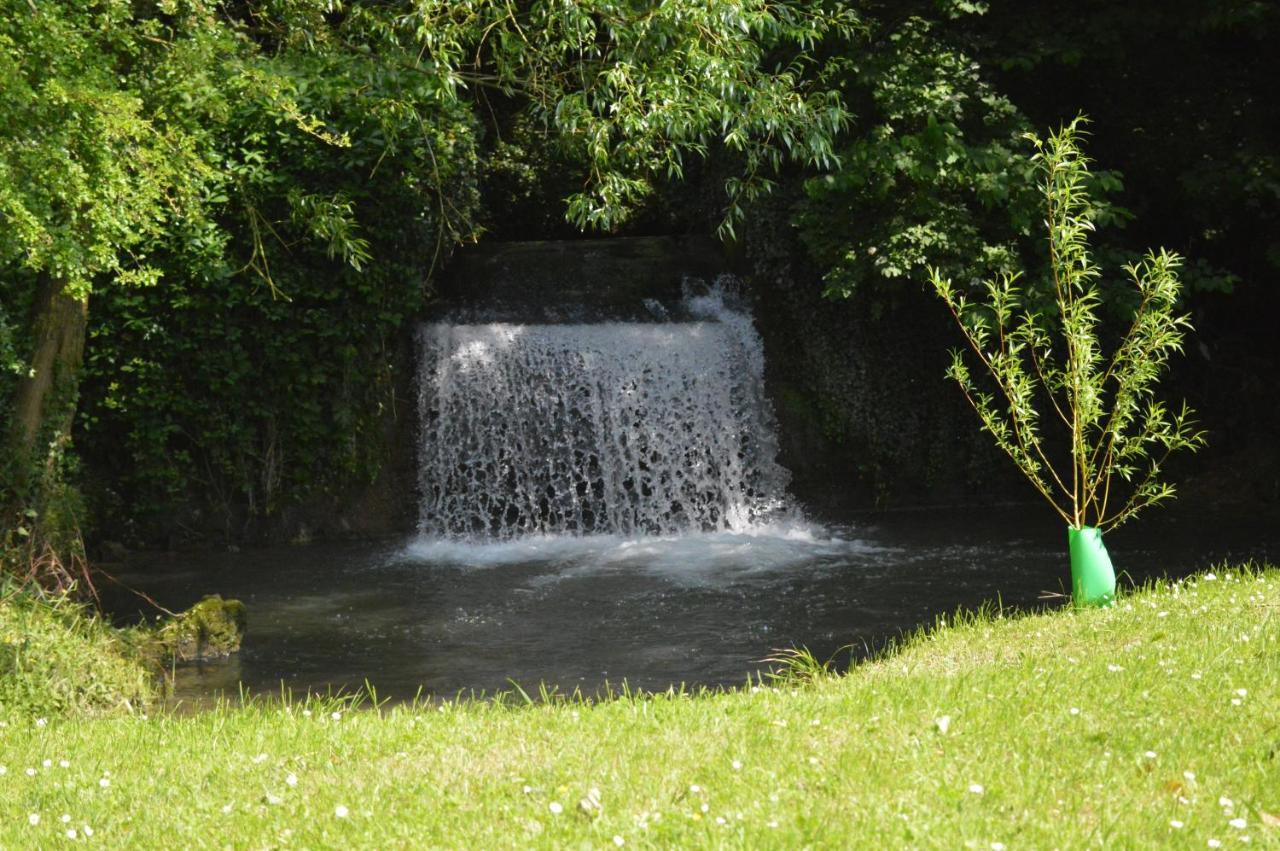 Les Gites Insolites De La Cascade Lespesses Екстериор снимка